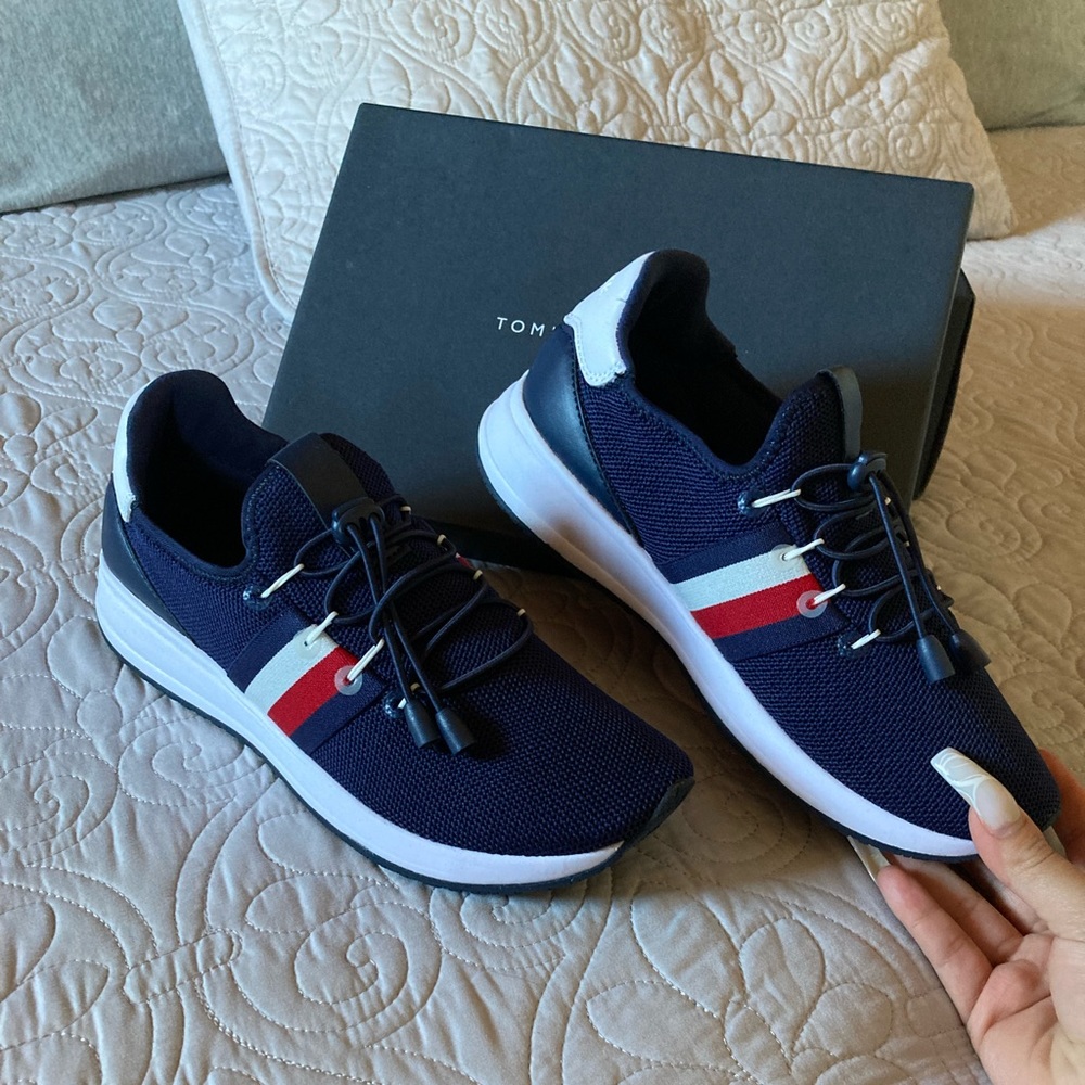 Tommy Hilfiger Women's Lightweight Mesh like Rhena Sneakers